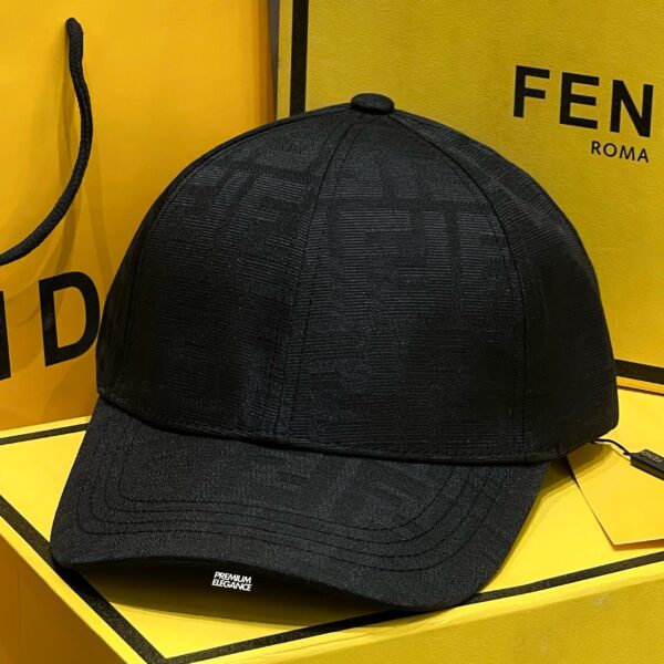 F N D I   BLACK 🇮🇹