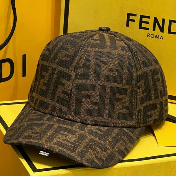 F N D I  BROWN 🇮🇹