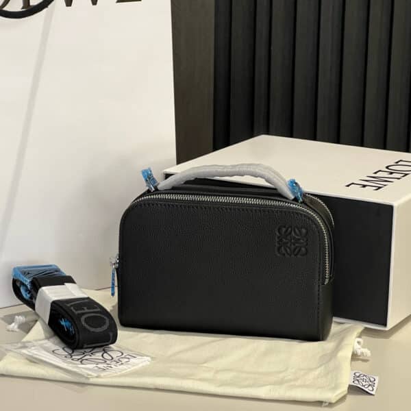 LOEWE POCHETTE À MAIN + SACOCHE